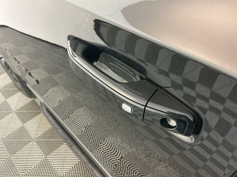 Used 2021 GMC Yukon XL Denali image 11