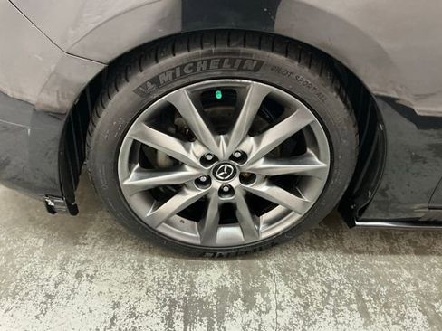 Used 2018 MAZDA MAZDA3 Touring image 9