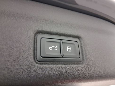 Used 2025 Audi Q6 e-tron Premium Plus w/ Premium Plus image 17