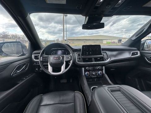 Used 2023 GMC Yukon XL SLT w/ Max Trailering Package image 10