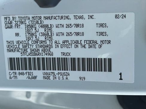 Used 2024 Toyota Tundra SR5 w/ SR5 Convenience Package AWD/4WD image 26