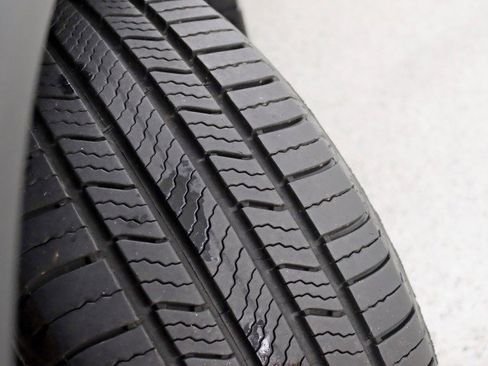 Used 2020 Toyota Highlander XLE image 36