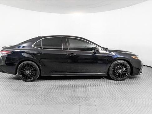 Used 2022 Toyota Camry XSE image 9