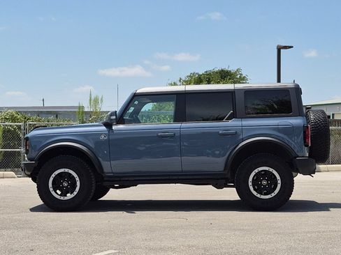 Used 2023 Ford Bronco Outer Banks w/ Sasquatch Package AWD/4WD image 2