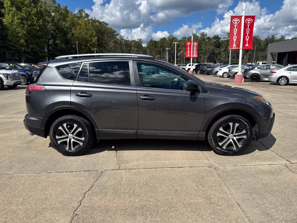 Used 2016 Toyota RAV4 LE FWD image 9