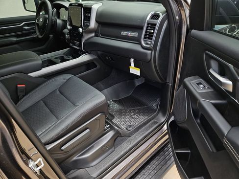 New 2026 RAM 1500 4x4 Crew Cab image 7
