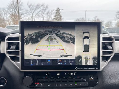 Used 2024 Toyota Tundra Limited image 23