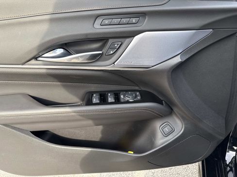 Used 2025 Cadillac CT4 V w/ LPO, ONYX Package image 18