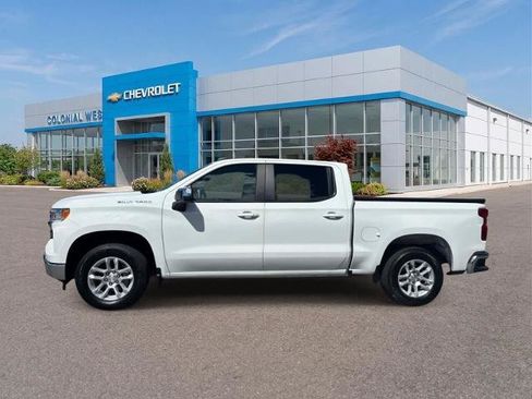 Used 2023 Chevrolet Silverado 1500 LT AWD/4WD image 3