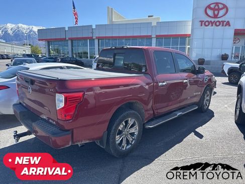 Used 2017 Nissan Titan SV AWD/4WD image 9
