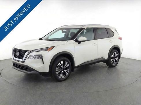 Used 2023 Nissan Rogue SV w/ SV Premium B Package image 16