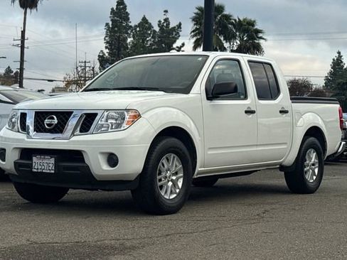 Used 2017 Nissan Frontier SV image 8