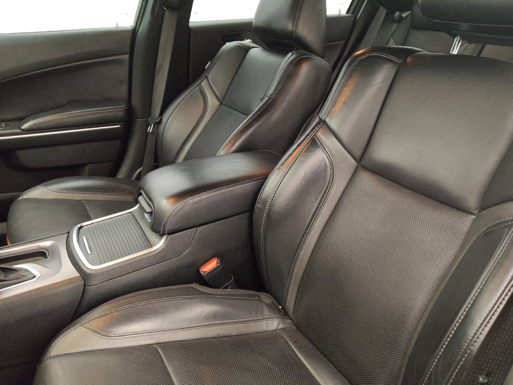 Used 2021 Dodge Charger SXT w/ Leather Interior Group RWD image 17