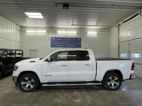 Used 2019 RAM 1500 Laramie AWD/4WD image 2