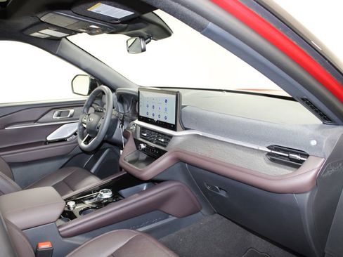 New 2026 Ford Explorer Platinum image 30