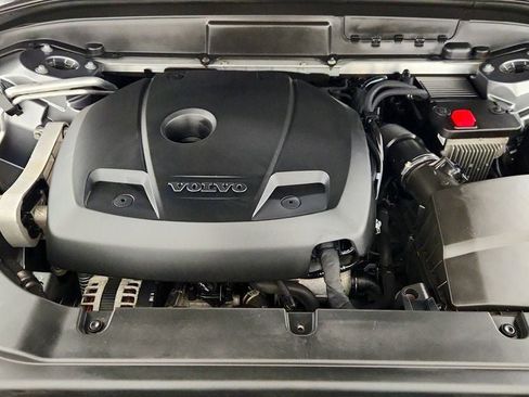 Used 2019 Volvo XC60 T5 Momentum w/ Premium Package image 26