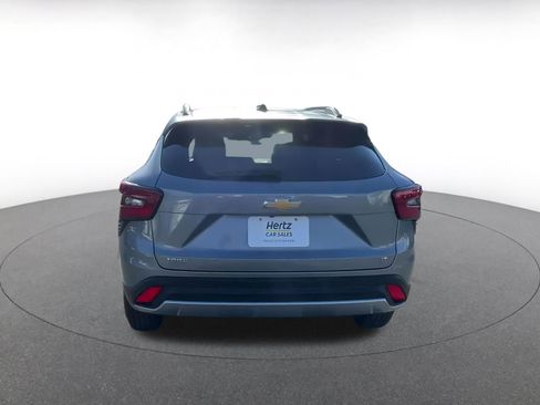 Used 2025 Chevrolet Trax LT image 12
