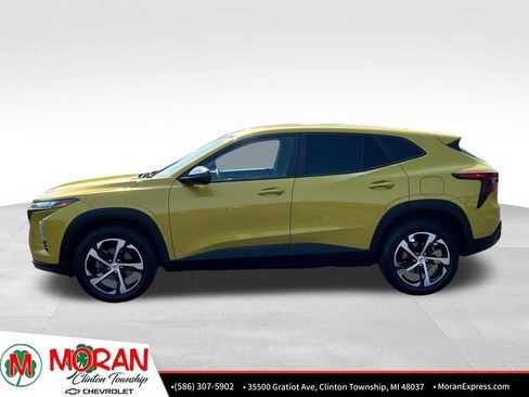 Certified 2024 Chevrolet Trax RS FWD image 3