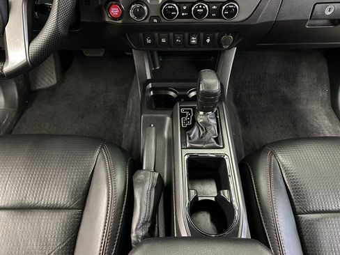 Used 2017 Toyota Tacoma TRD Pro AWD/4WD image 29