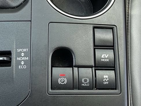 Used 2023 Toyota Highlander Bronze Edition FWD image 22