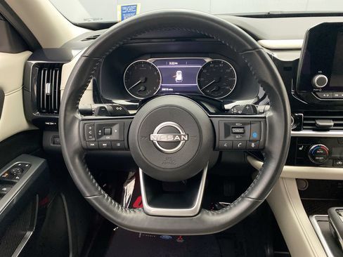 Used 2023 Nissan Pathfinder SV AWD/4WD image 16