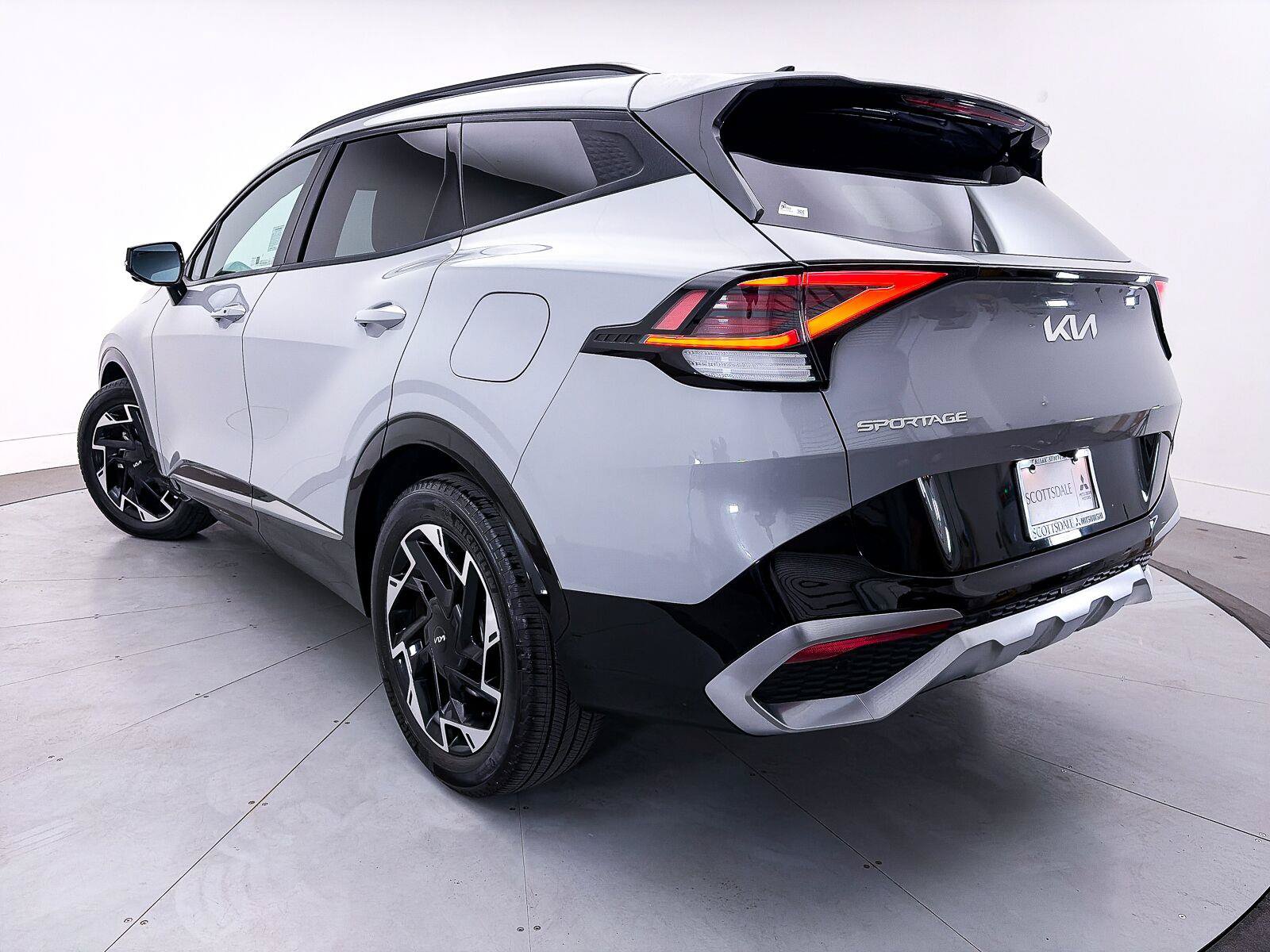 Used 2023 Kia Sportage SX FWD image 2