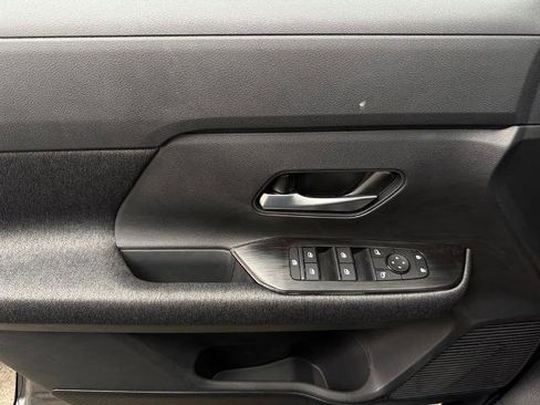 New 2026 Nissan Kicks SV w/ Charging Package FWD image 18
