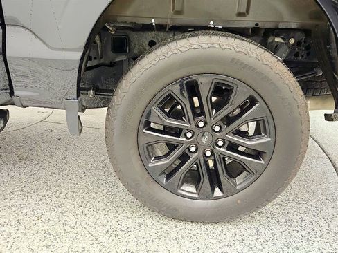 Used 2025 Ford F150 Lariat w/ Equipment Group 501A Mid image 9