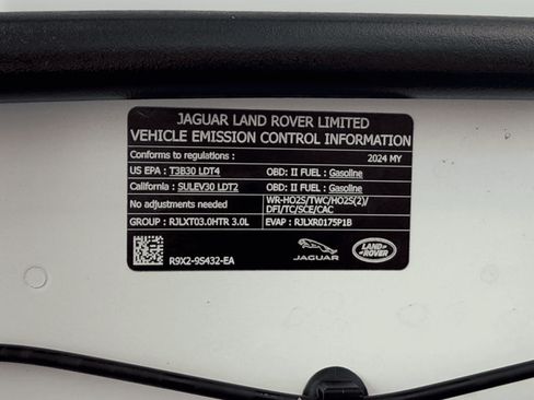 Used 2024 Land Rover Range Rover SE AWD/4WD image 29
