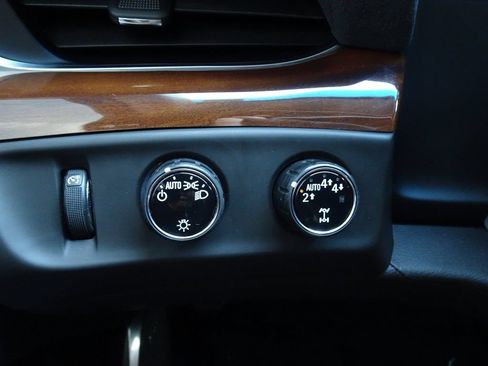 Used 2020 Cadillac Escalade Luxury AWD/4WD image 23