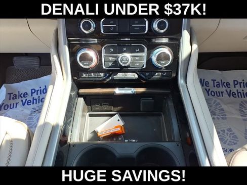 Used 2021 GMC Yukon Denali w/ Advanced Technology Package image 24