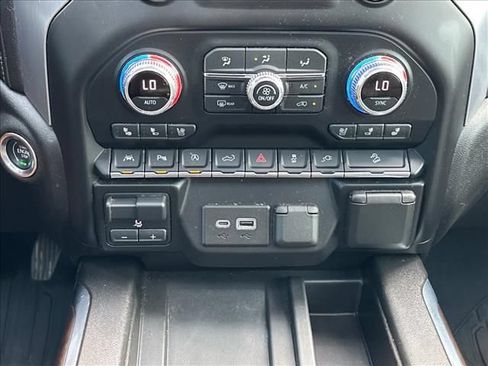 Used 2021 GMC Sierra 1500 SLT AWD/4WD image 33