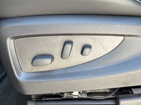 Used 2018 Chevrolet Silverado 1500 LTZ image 17