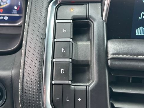 Used 2023 Chevrolet Suburban Premier image 35