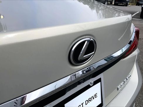 Used 2023 Lexus ES 350 w/ Premium Package image 32