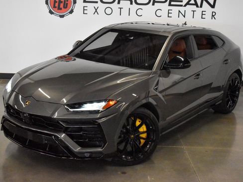 Used 2022 Lamborghini Urus image 17