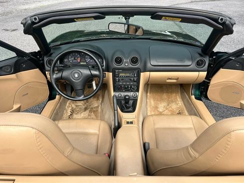 Used 2000 MAZDA MX-5 Miata RWD image 25