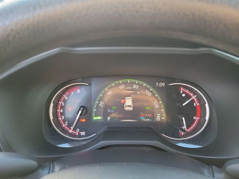 Used 2024 Toyota RAV4 XLE w/ Convenience Package FWD image 24