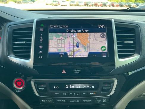 Used 2016 Honda Pilot Touring image 16