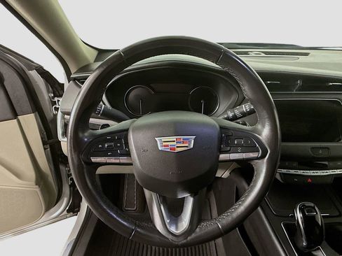 Used 2020 Cadillac XT4 Premium Luxury image 11