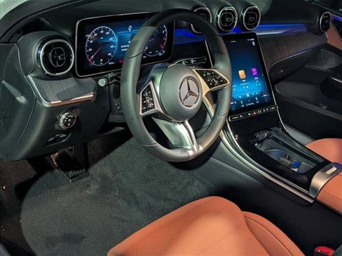 Used 2025 Mercedes-Benz C 300 Sedan image 3