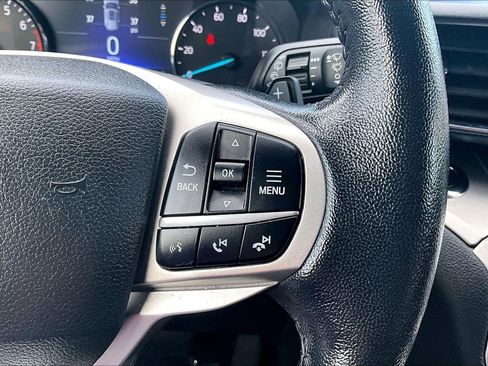 Used 2021 Ford Explorer XLT w/ Equipment Group 202A AWD/4WD image 18