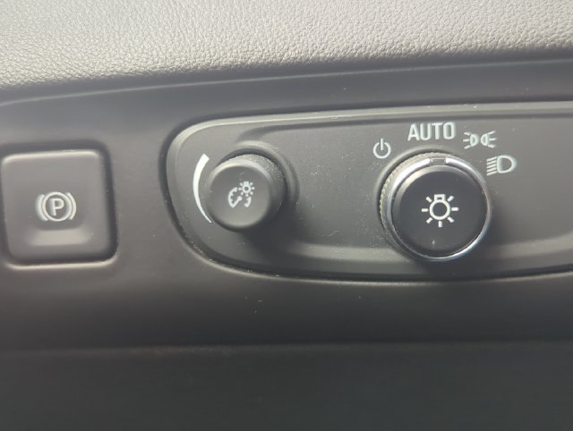 Used 2021 Buick Enclave Essence FWD image 37