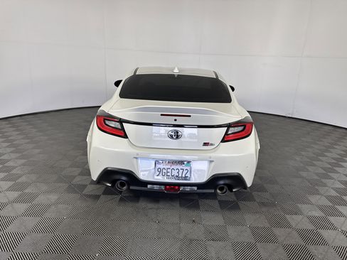 Used 2023 Toyota GR86 w/ ALL Weather Mat Package (TMS) RWD image 5