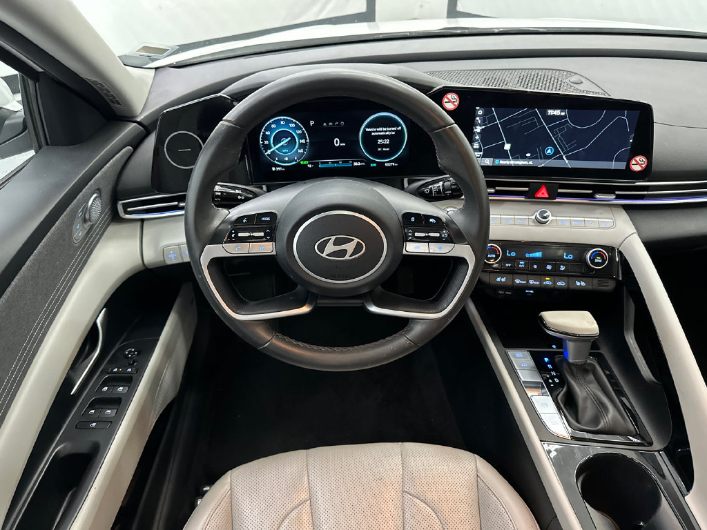 Used 2025 Hyundai Elantra Limited FWD image 24
