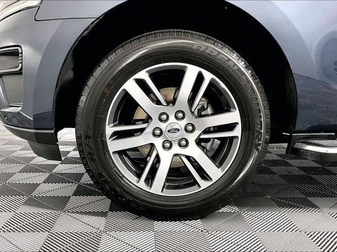 Used 2023 Ford Expedition XLT RWD image 8