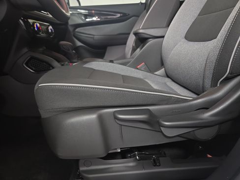 Certified 2025 Chevrolet TrailBlazer LT FWD image 29