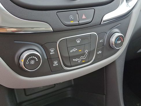 Used 2024 Chevrolet Equinox LS image 15