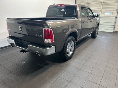 Used 2018 RAM 1500 Laramie AWD/4WD image 3
