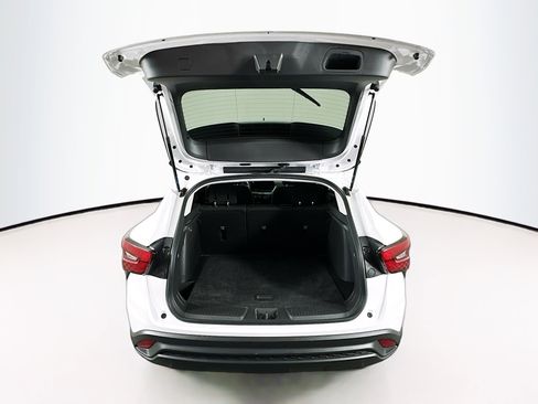 Used 2025 Chevrolet Trax LS image 27